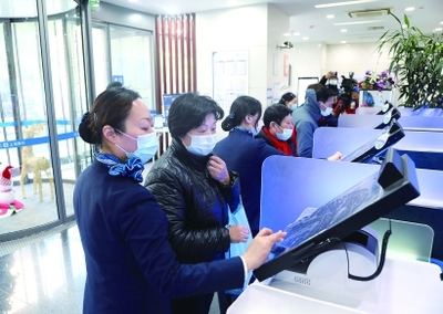 智能生活,老人还要迈过多少“数字鸿沟”